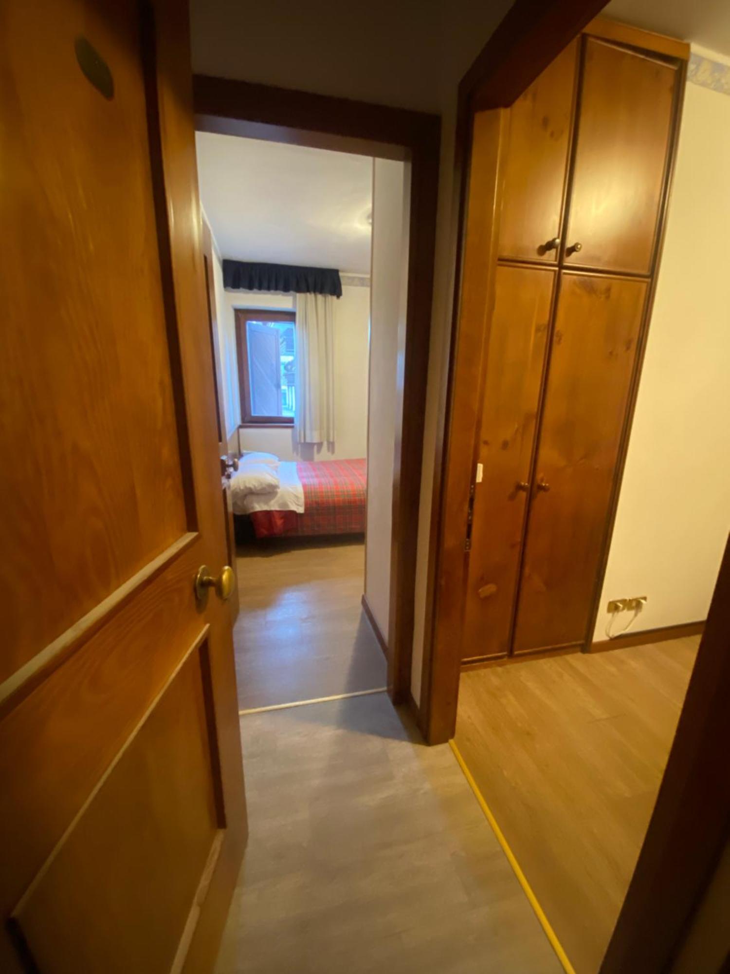 Hotel International ตาร์วีซีโอ ห้อง รูปภาพ